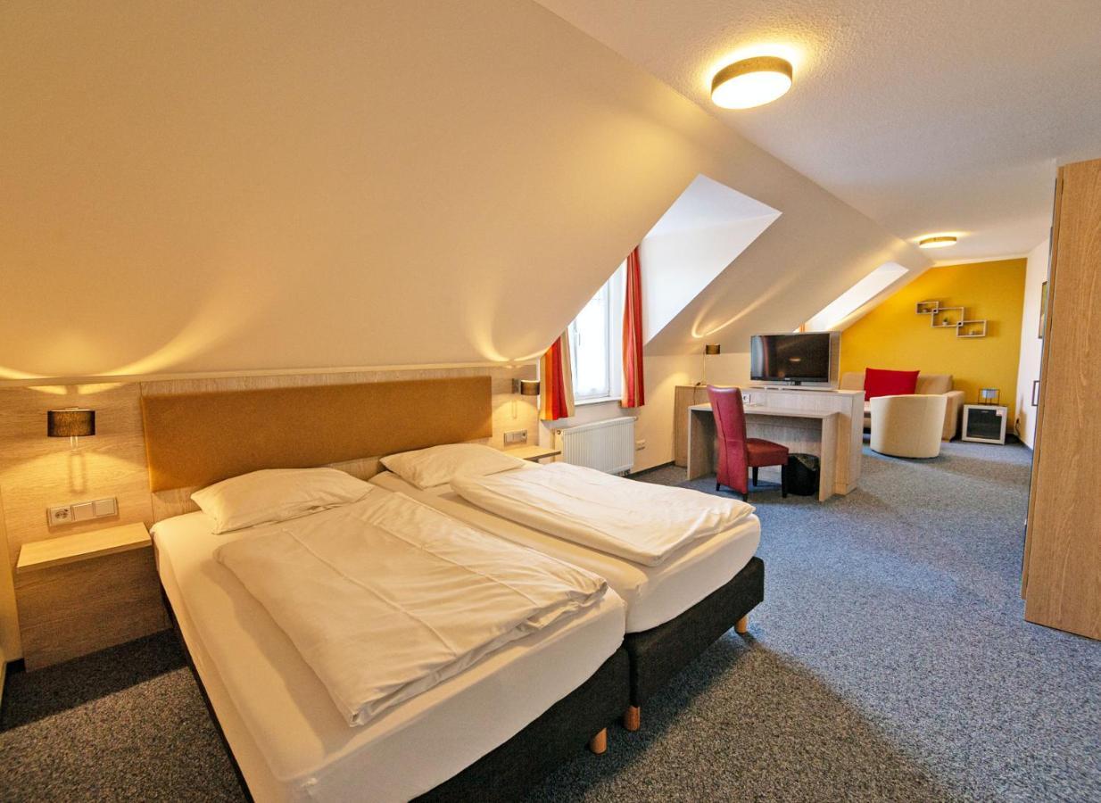 Hotel Zur Sonne Waren  Ngoại thất bức ảnh