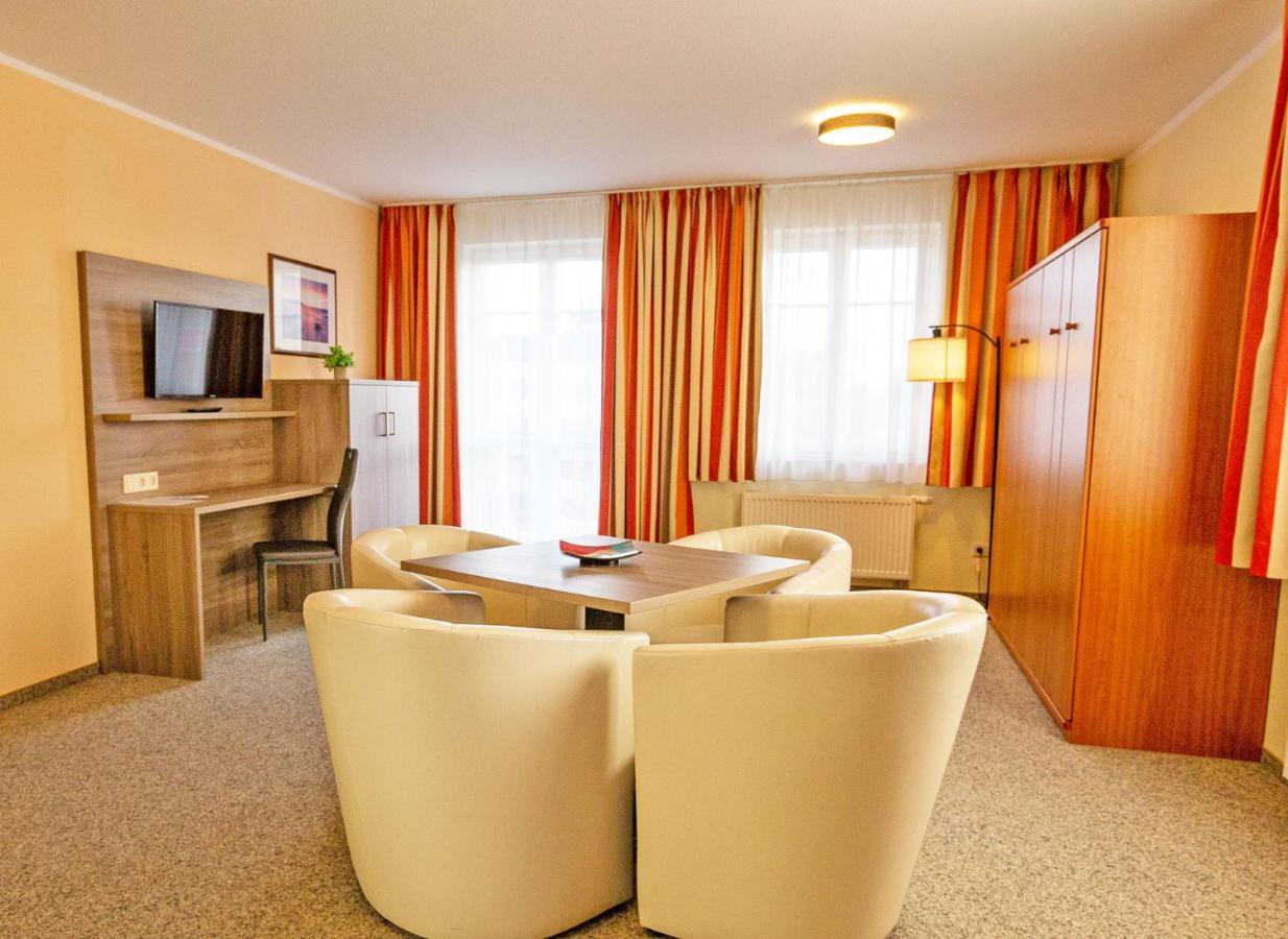 Hotel Zur Sonne Waren  Ngoại thất bức ảnh