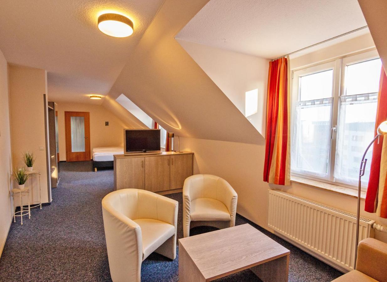 Hotel Zur Sonne Waren  Ngoại thất bức ảnh