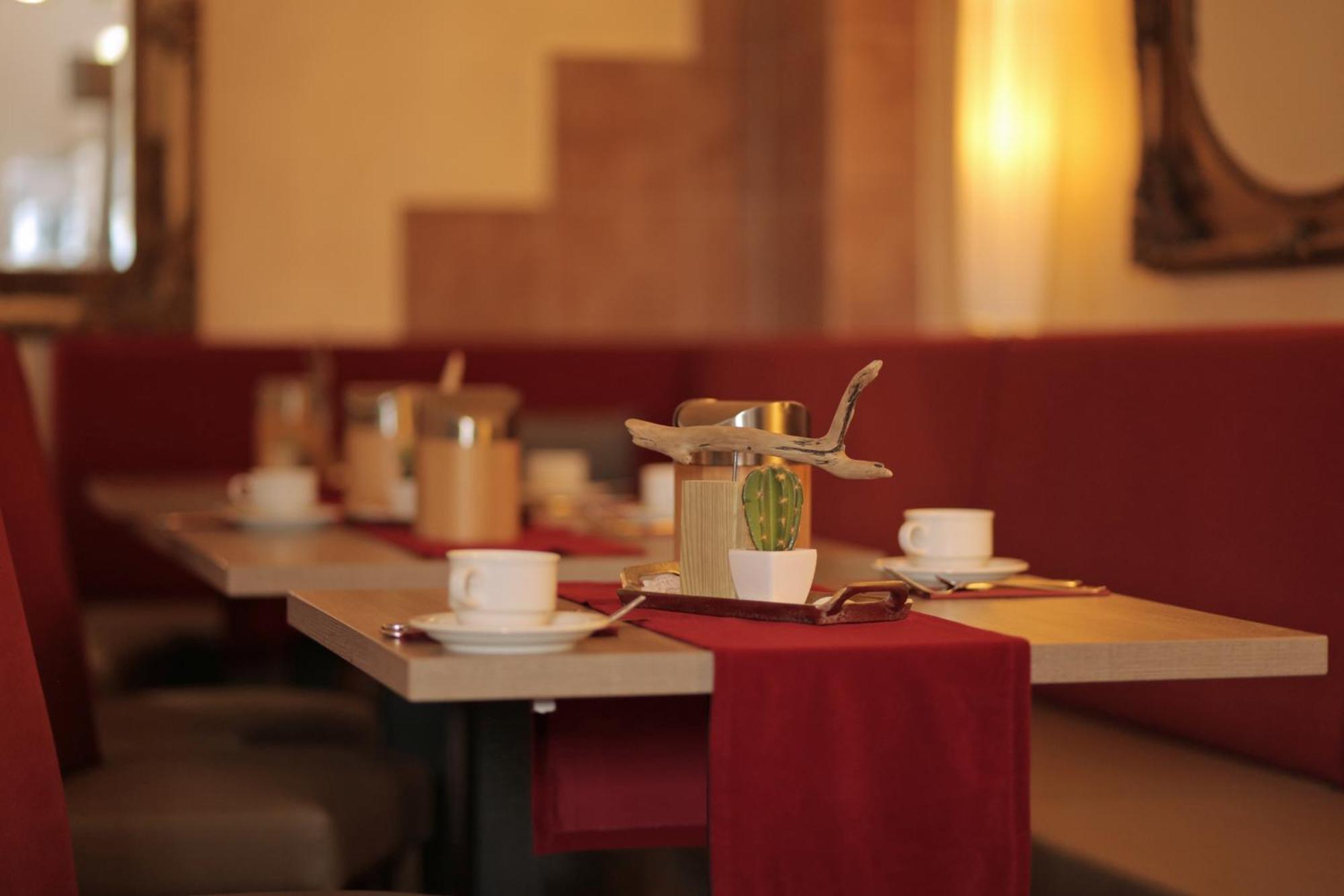 Hotel Zur Sonne Waren  Ngoại thất bức ảnh